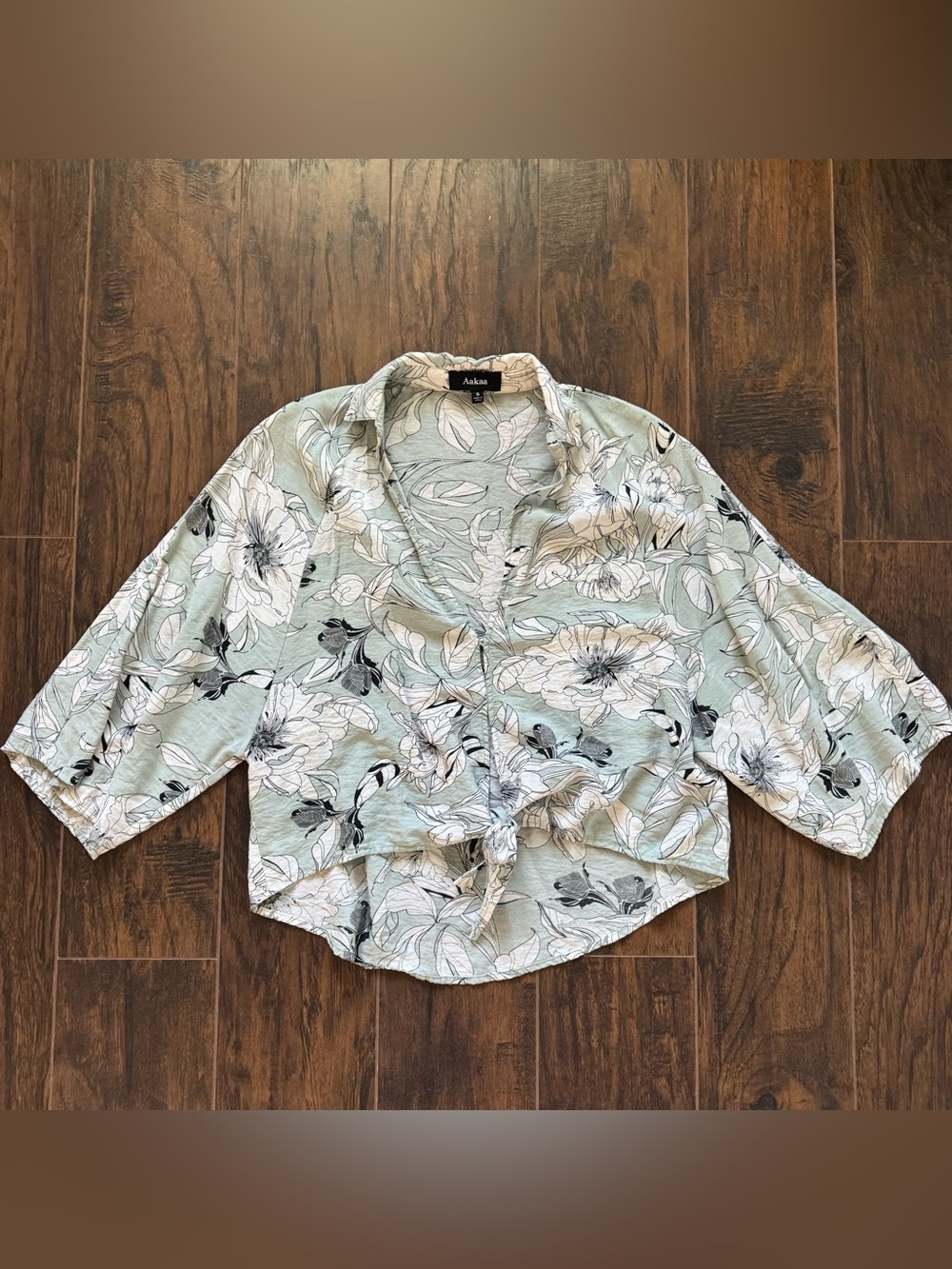 Aakaa Large Green and Navy Floral Kimono Blouse